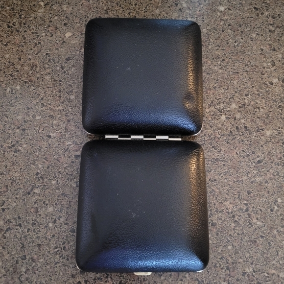 Vintage 60's Elgin Black Travel Alarm Clock - Picture 4 of 5